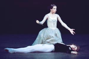 Nina Kaptsova as Juliet and Artem Ovcharenko as Romeo in a Moscow production of the ballet &lsquo;Romeo and Juliet&rsquo; by Sergei Prokofiev. (Лепнёва Ирина/Wikimedia Commons)